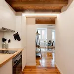 Portucale ! Santos Loft Mezzanine * ליסבון