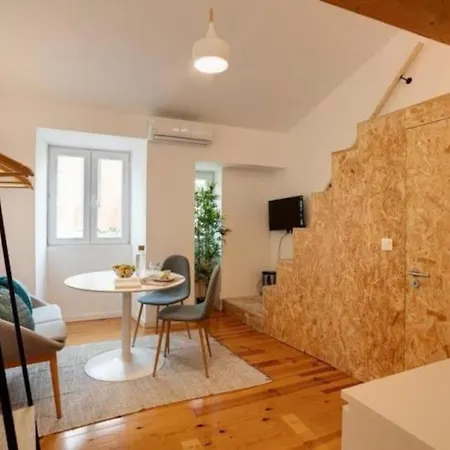 Portucale ! Santos Loft Mezzanine Apartament Lizbona