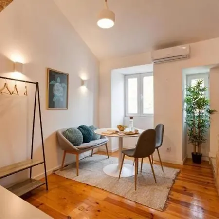 Portucale ! Santos Loft Mezzanine * Lisbon